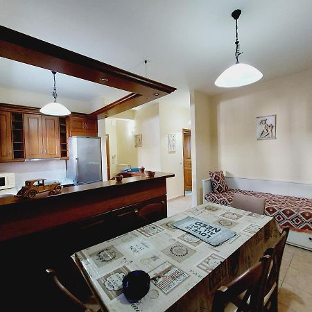 George'S Apartment 입소스 외부 사진